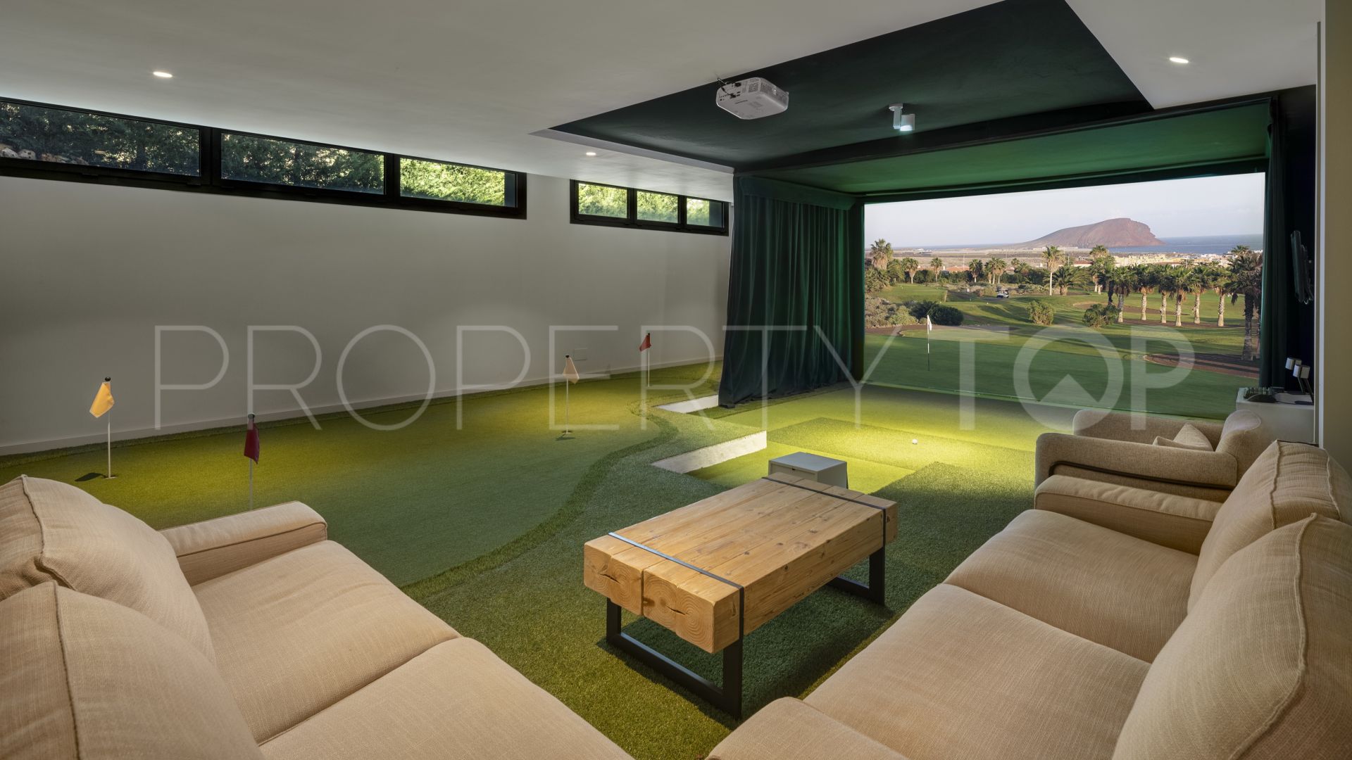 5 bedrooms villa for sale in Haza del Conde
