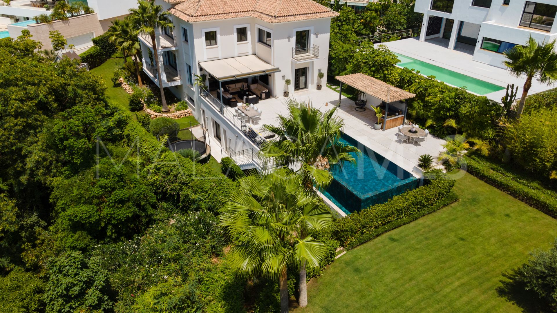Villa for sale in El Herrojo with 6 bedrooms