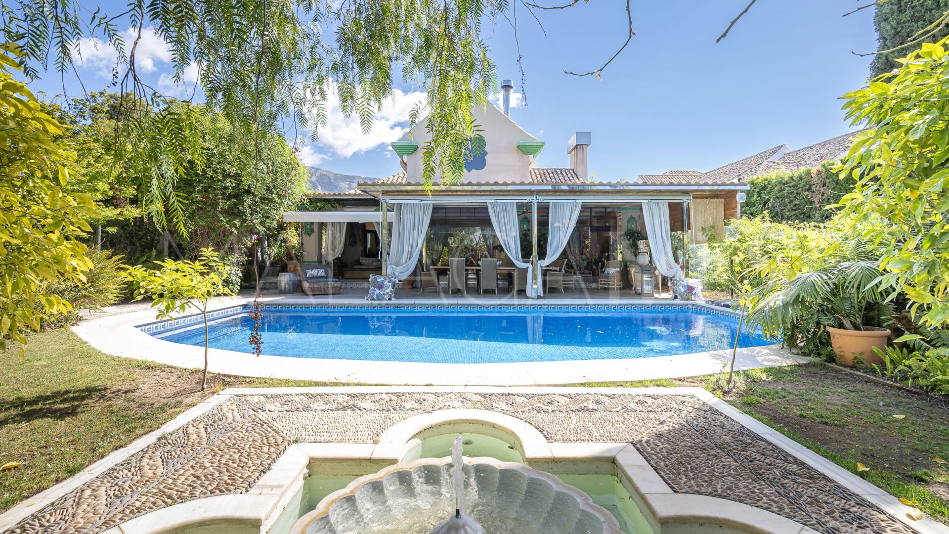 For sale villa in Las Lomas del Marbella Club with 5 bedrooms