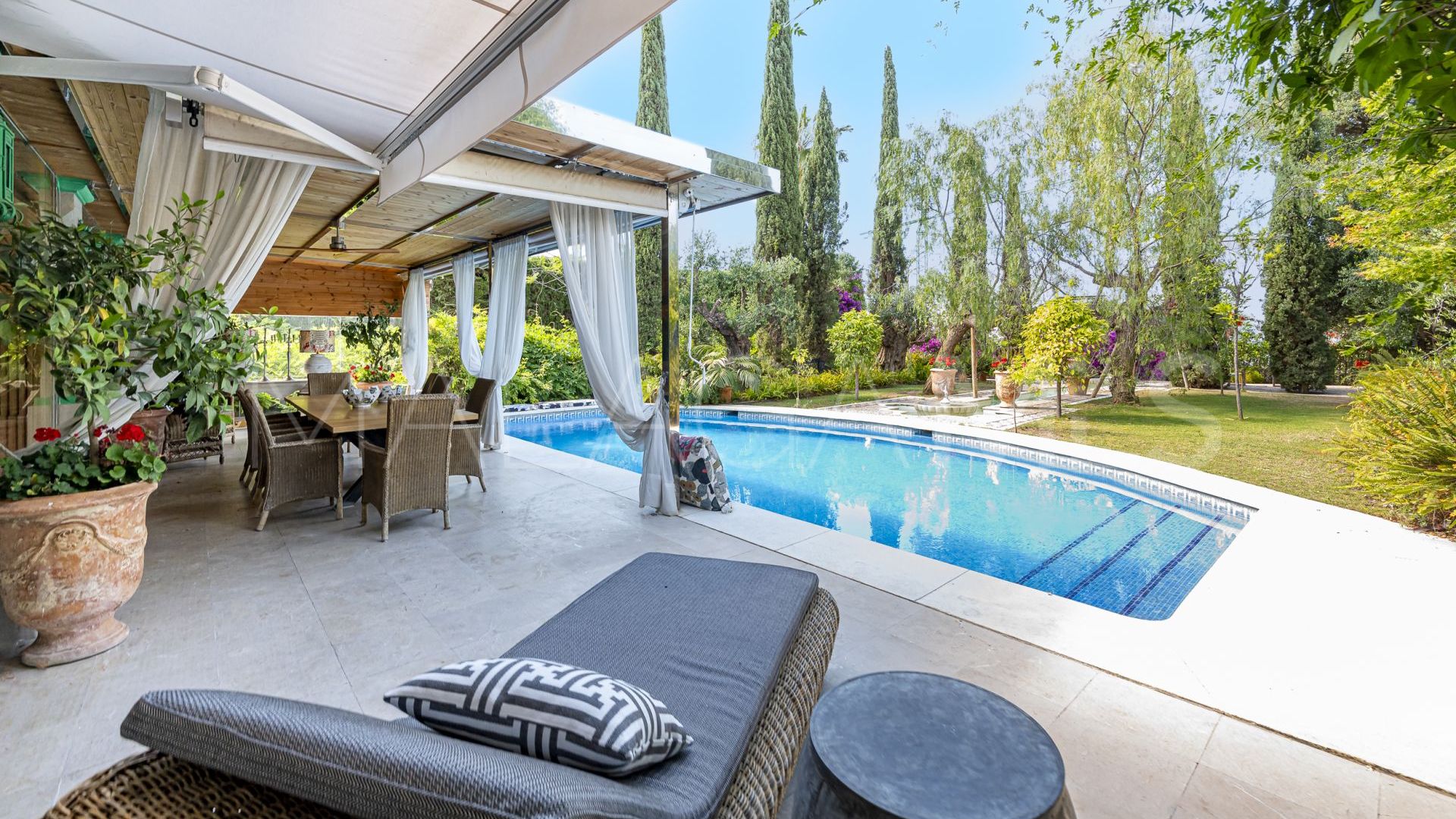 For sale villa in Las Lomas del Marbella Club with 5 bedrooms