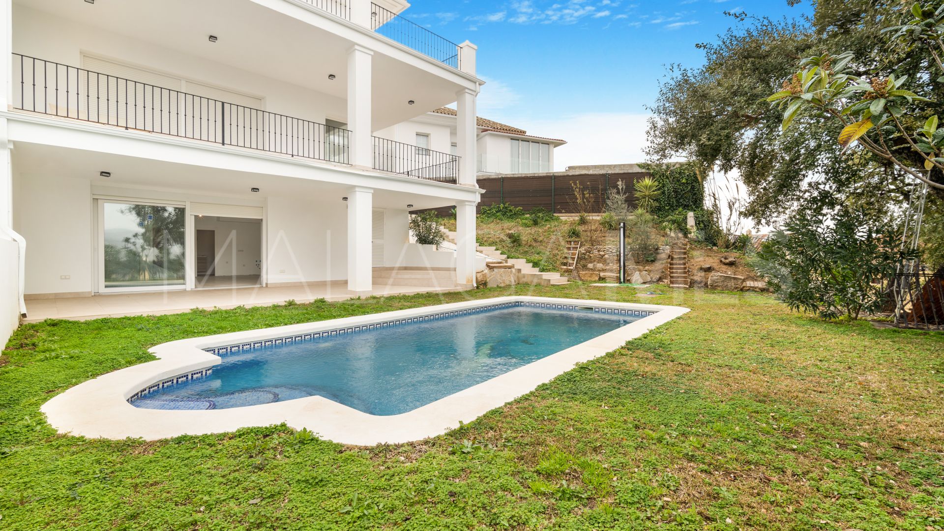 Villa jumelée for sale in La Mairena