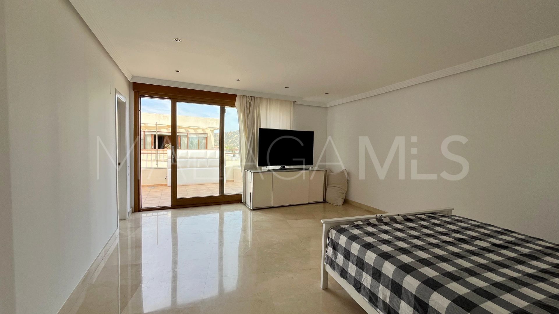 For sale penthouse in Lomas de los Monteros