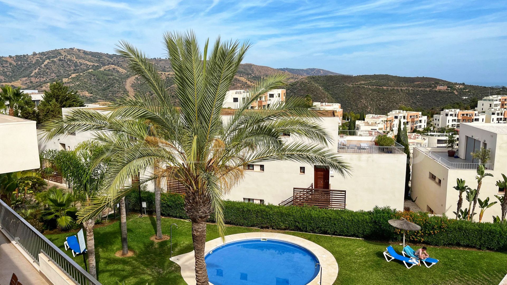 For sale penthouse in Lomas de los Monteros