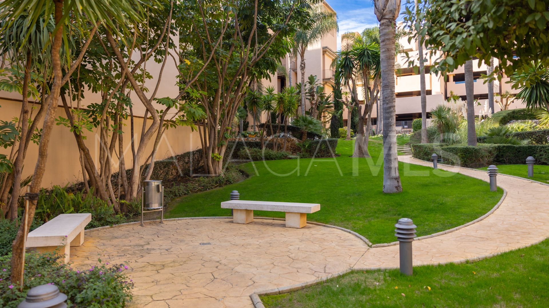 Appartement rez de chaussée for sale in Beach Side New Golden Mile