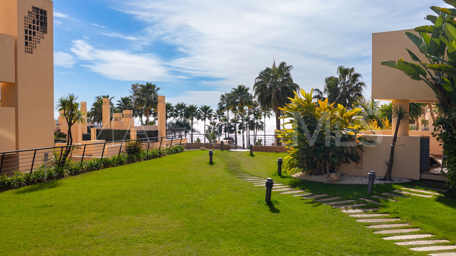 Appartement rez de chaussée for sale in Beach Side New Golden Mile