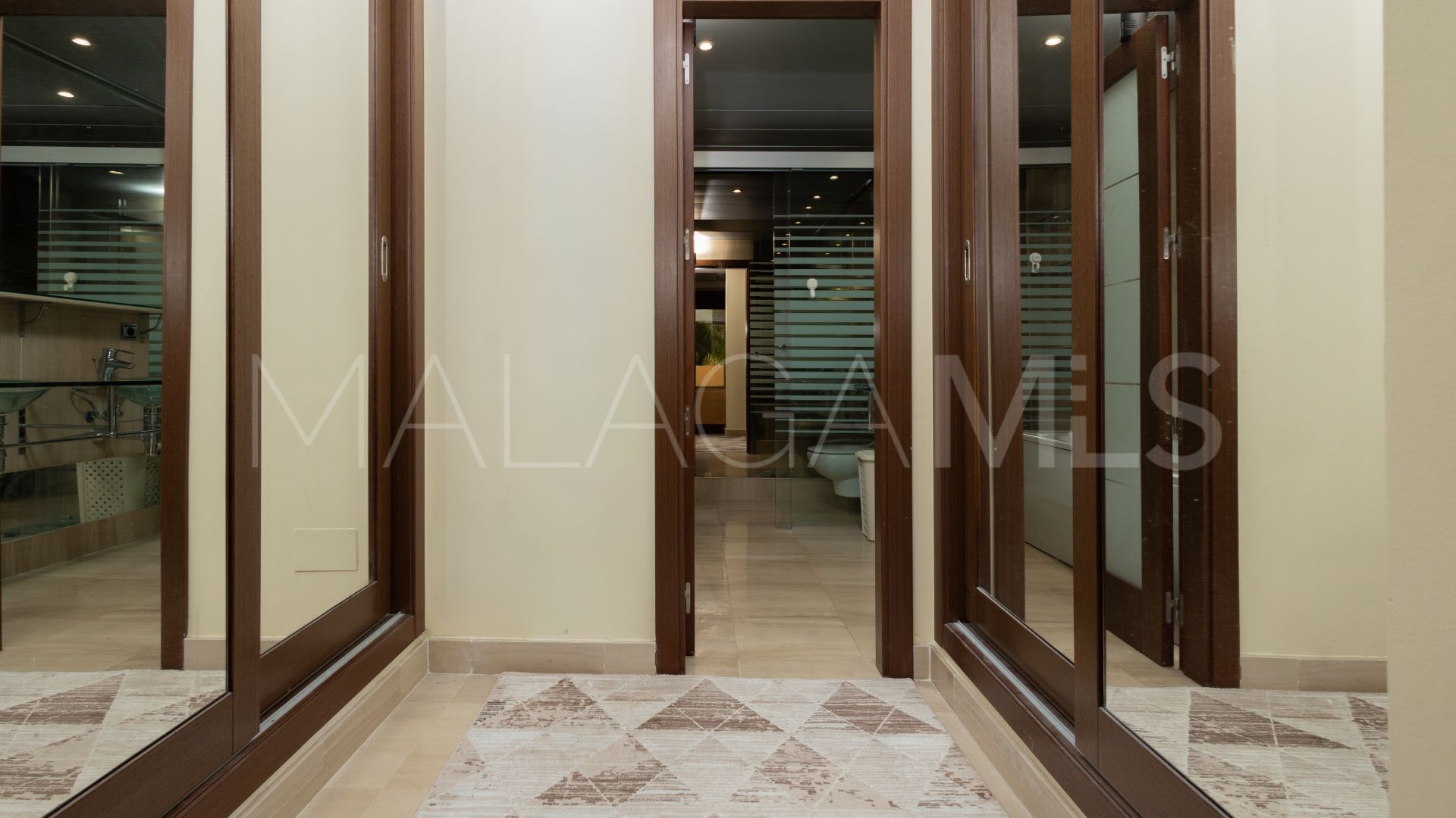 Appartement rez de chaussée for sale in Beach Side New Golden Mile