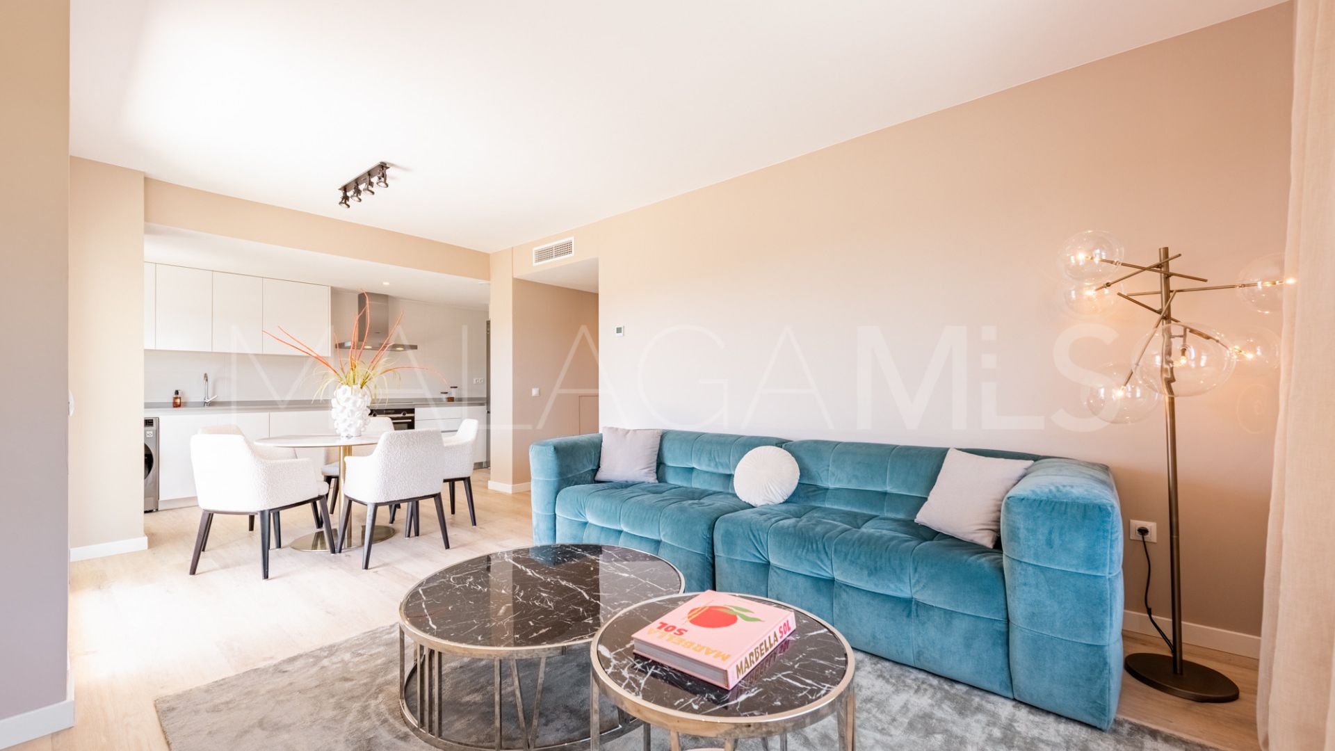 Lägenhet for sale in Nueva Andalucia