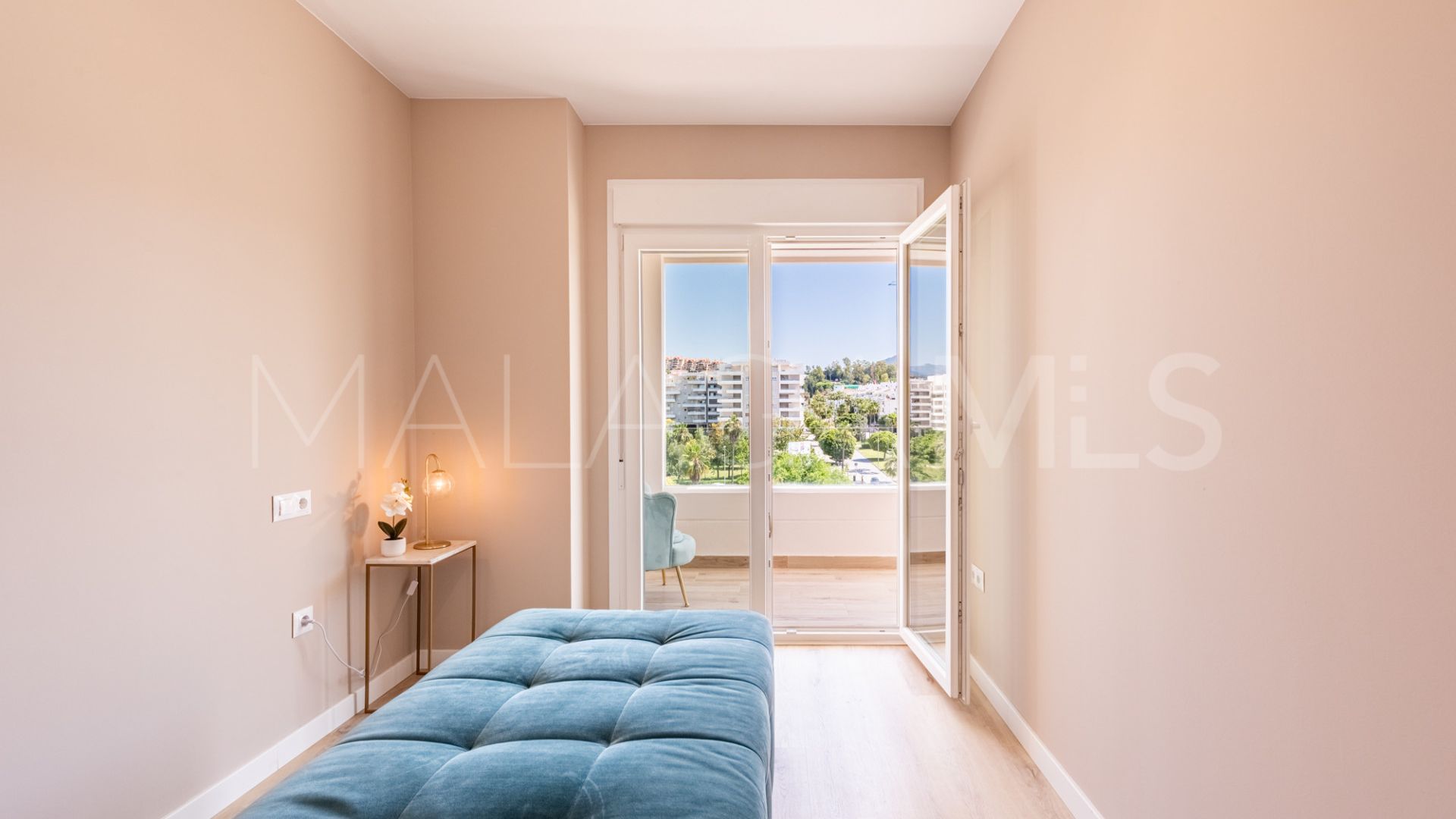 Lägenhet for sale in Nueva Andalucia