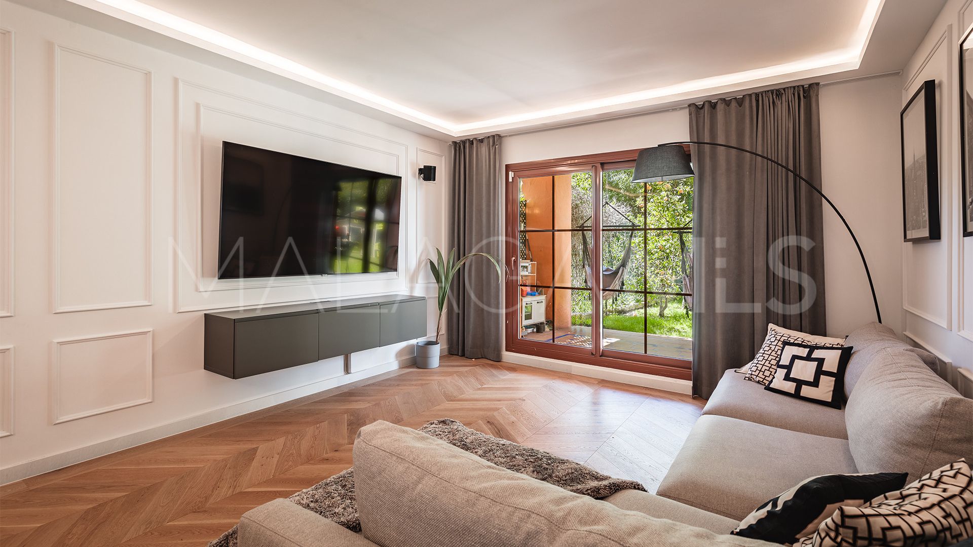 Se vende apartamento planta baja in Benahavis