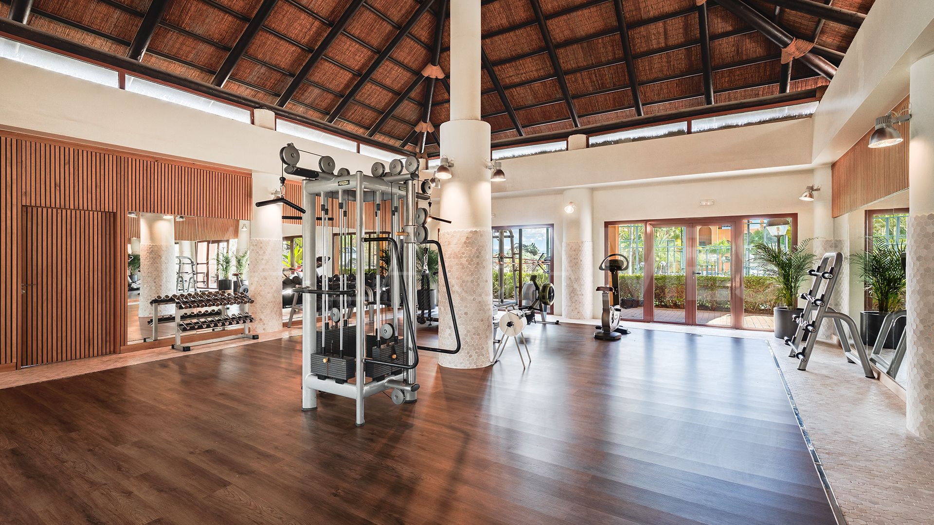 Se vende apartamento planta baja in Benahavis