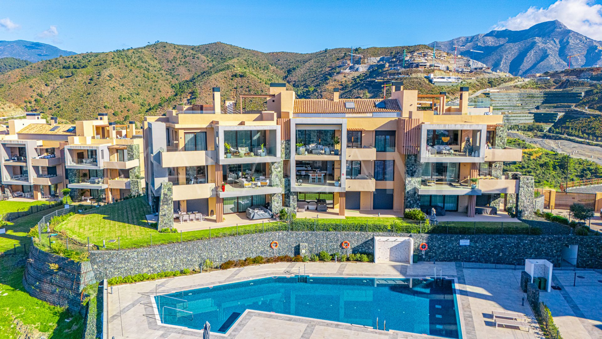 Buy Benahavis apartment