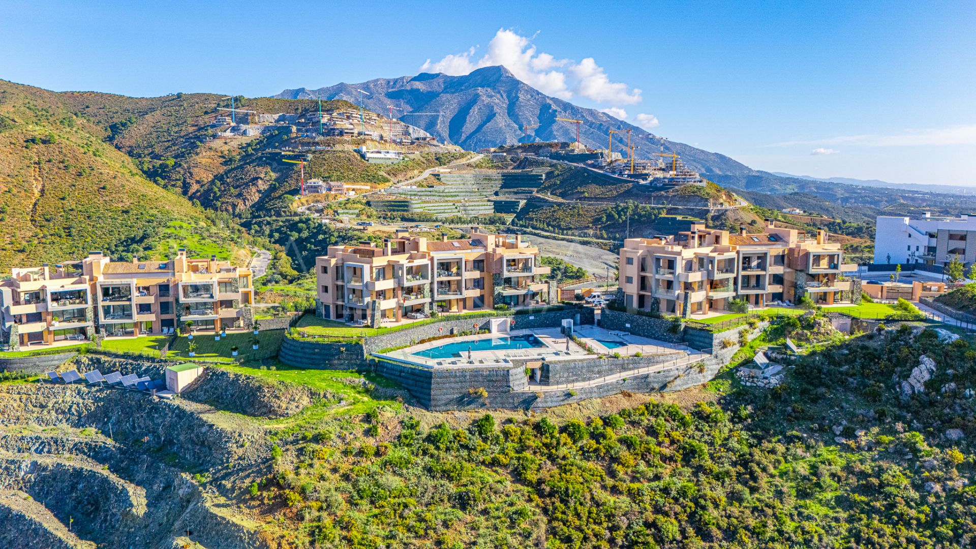 Buy Benahavis apartment