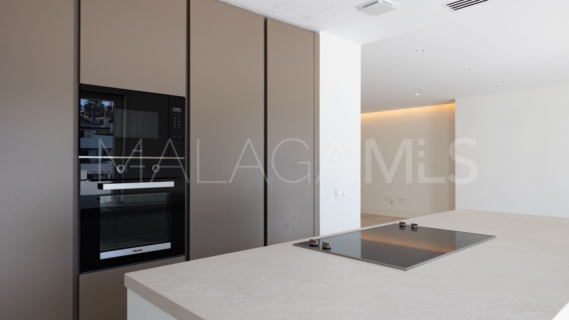 Duplex penthouse for sale in Marbella Golden Mile
