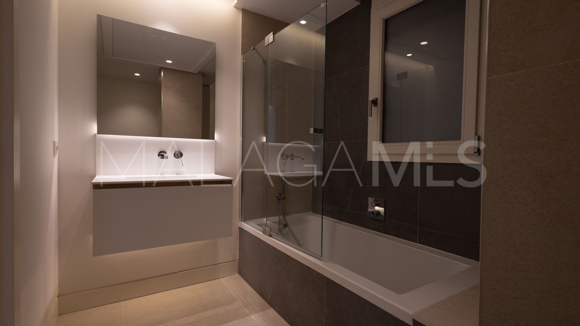 Duplex penthouse for sale in Marbella Golden Mile