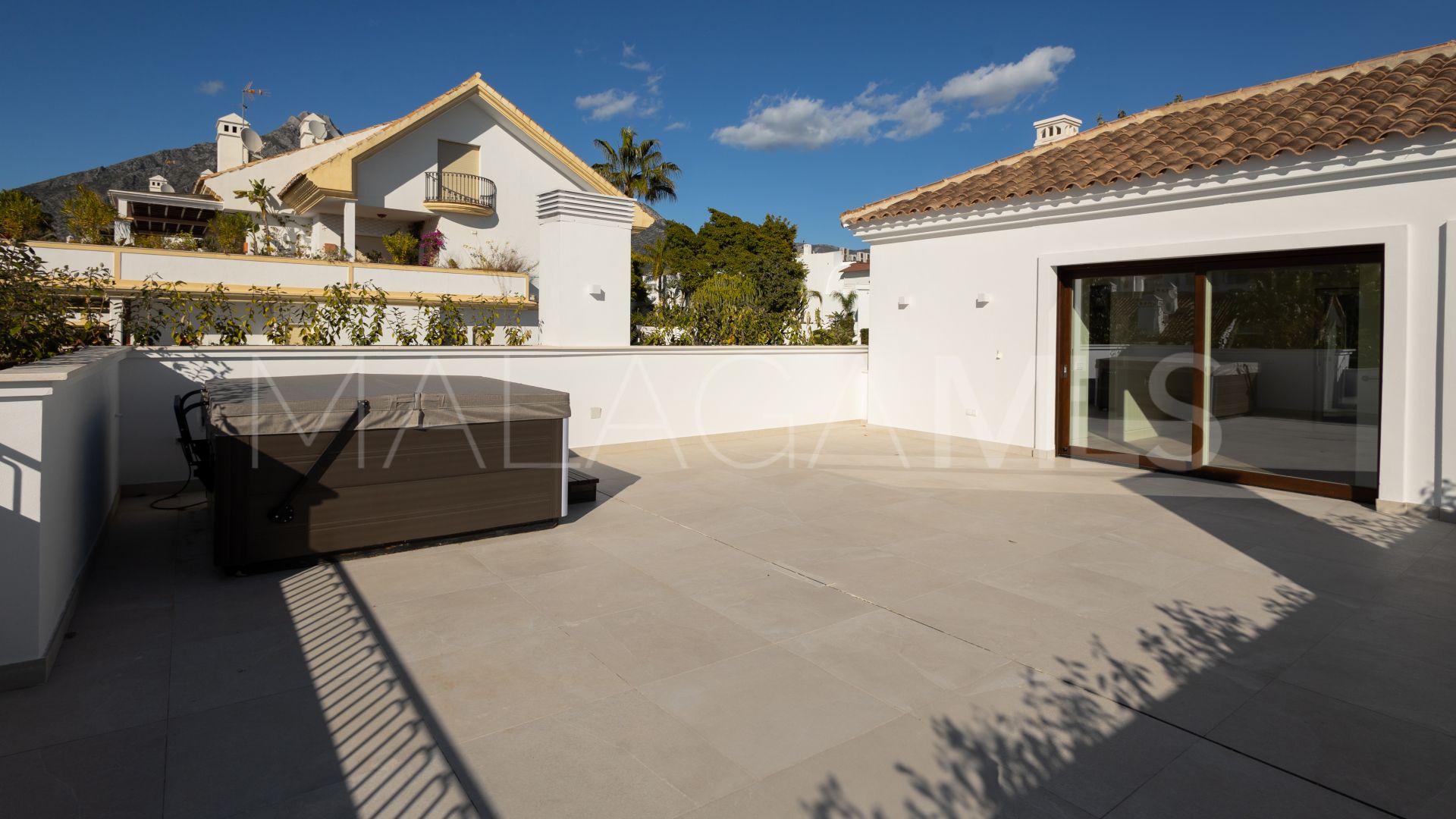 Duplex penthouse for sale in Marbella Golden Mile