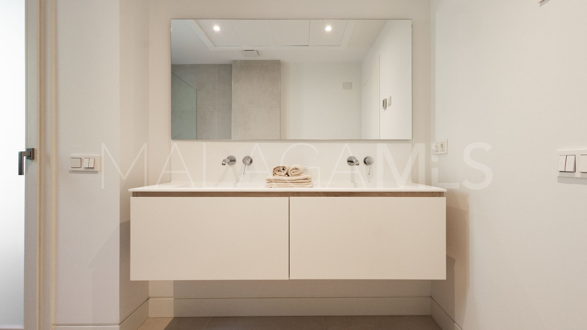 Duplex penthouse for sale in Marbella Golden Mile