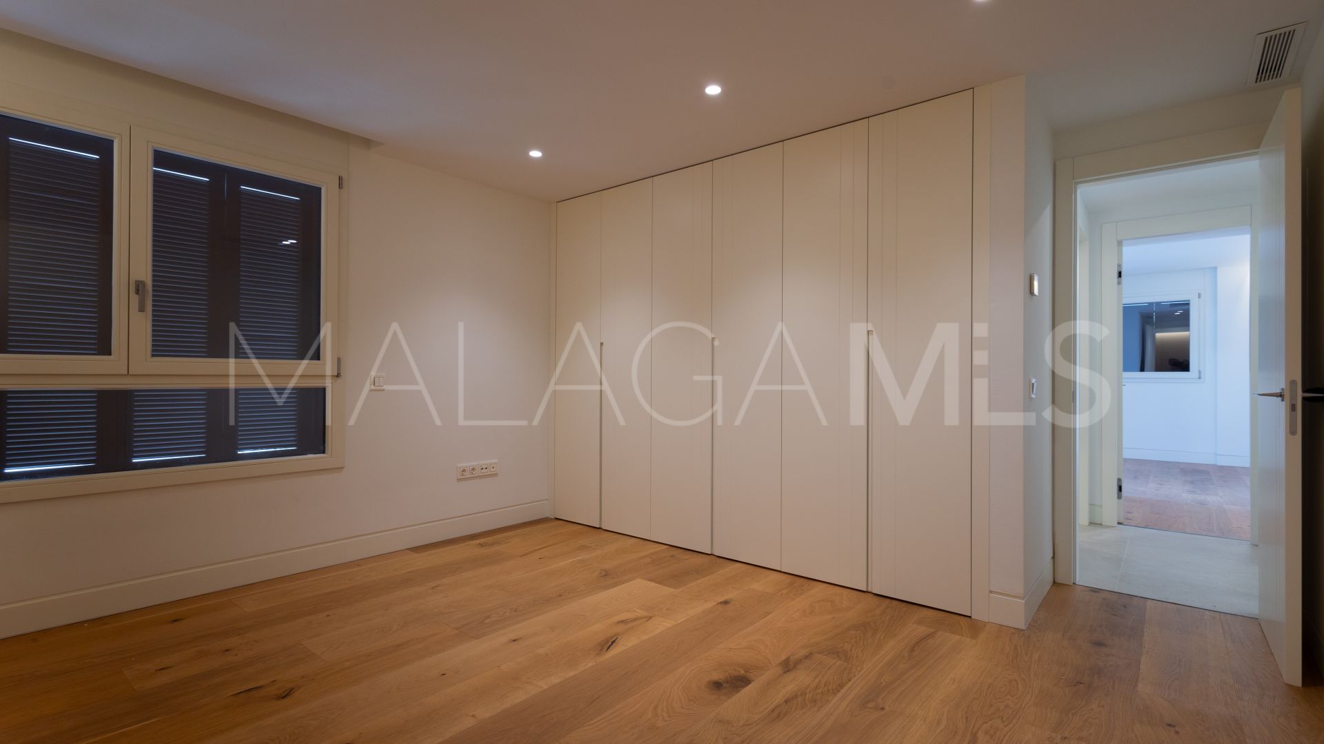 Duplex penthouse for sale in Marbella Golden Mile