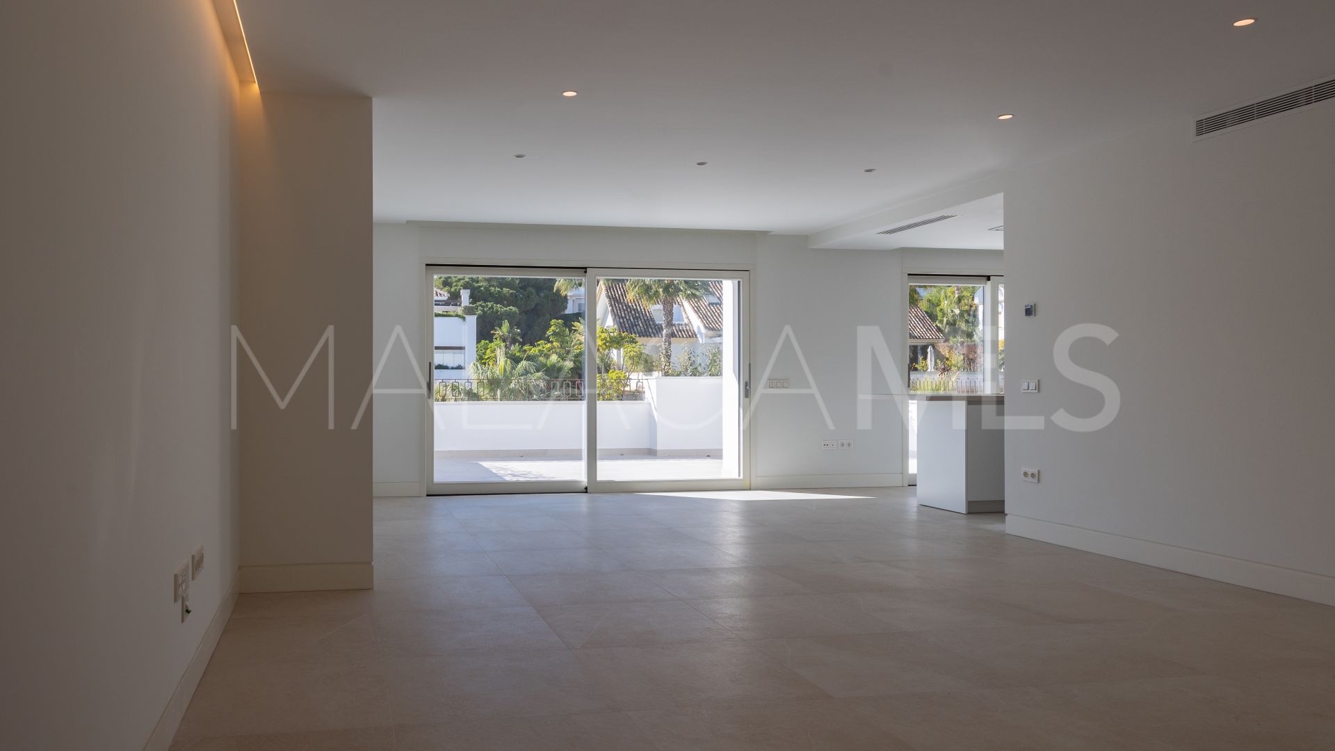Duplex penthouse for sale in Marbella Golden Mile