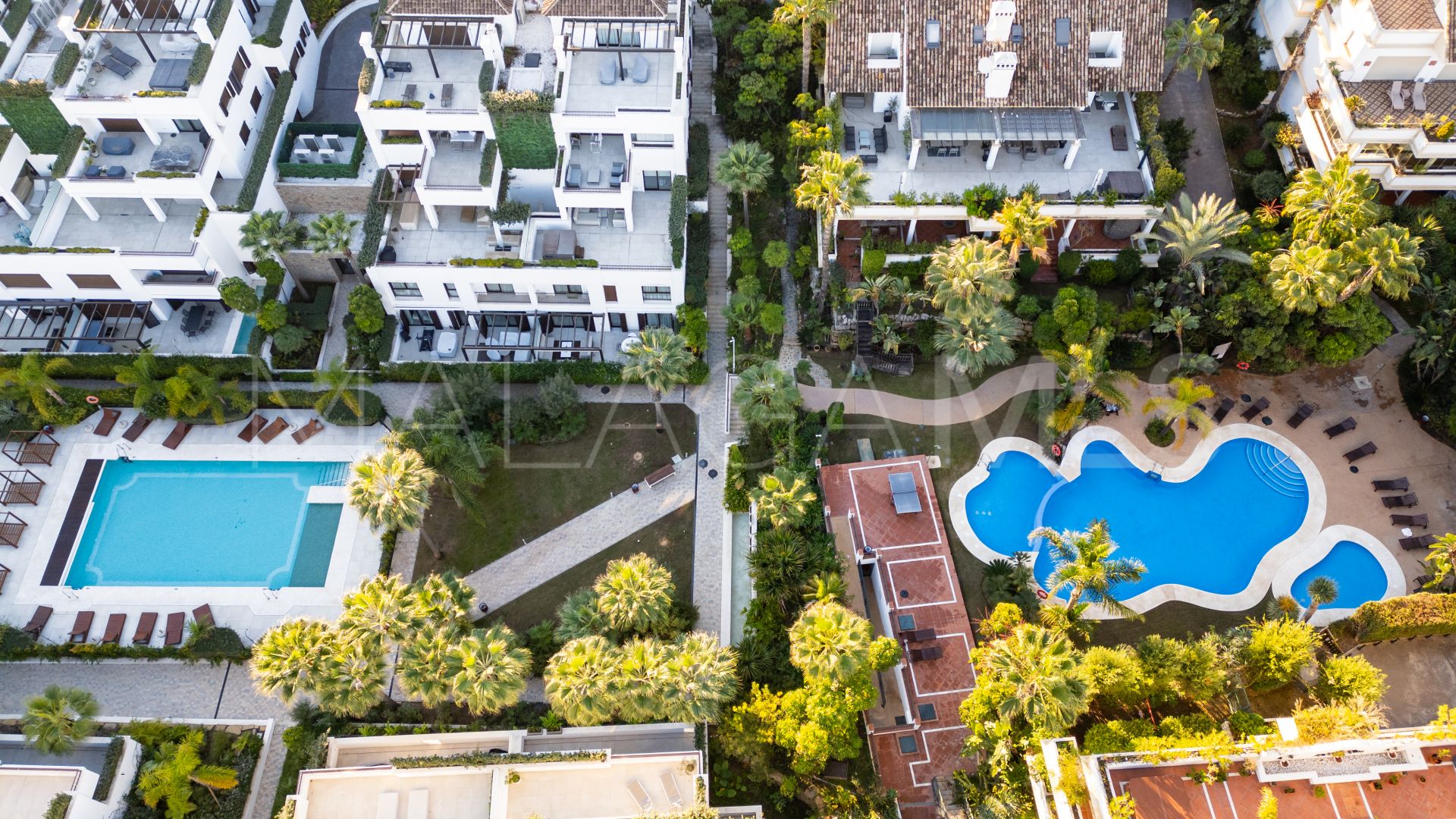 Duplex penthouse for sale in Marbella Golden Mile