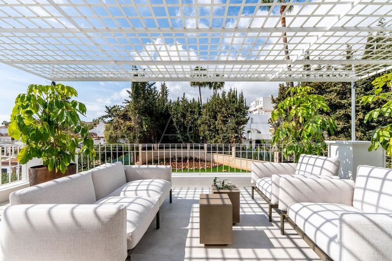 4 bedrooms villa in Nueva Andalucia for sale