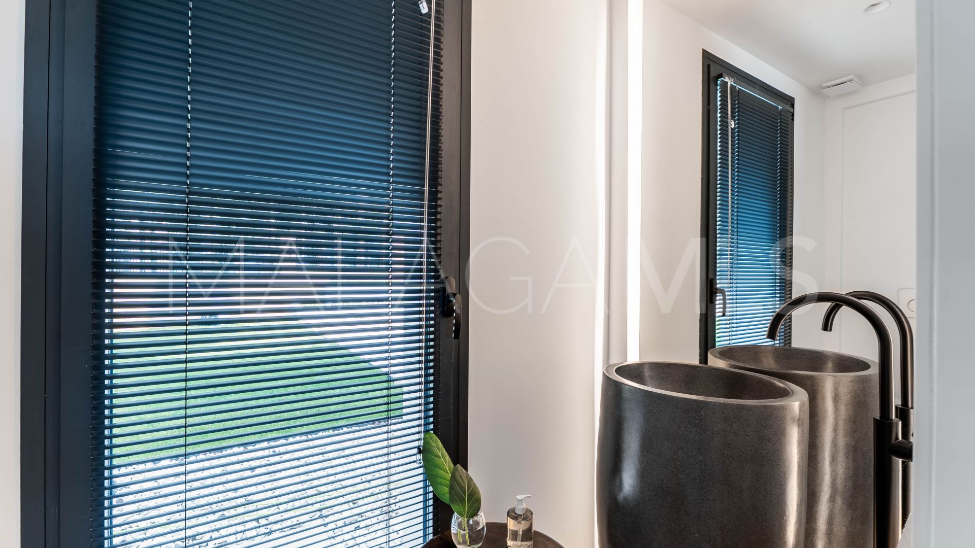 4 bedrooms villa in Nueva Andalucia for sale