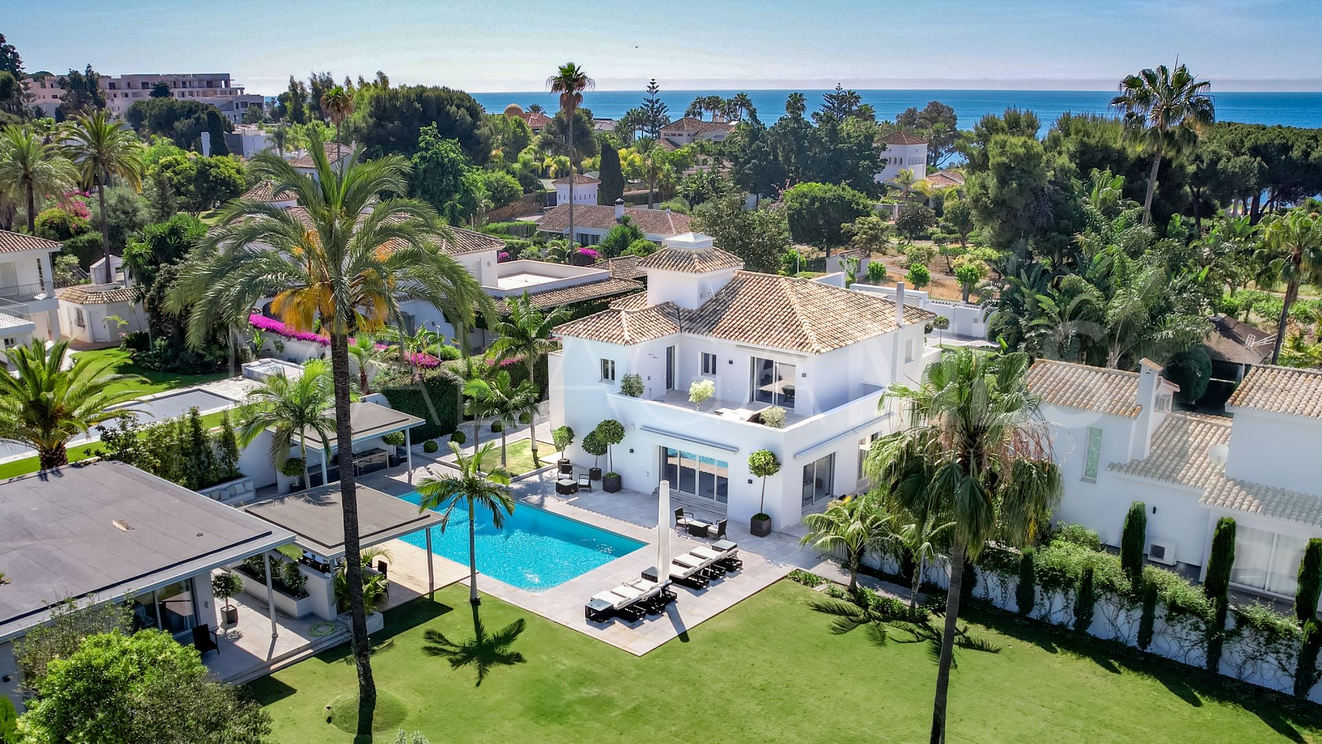 Mansion for sale in Beach Side New Golden Mile