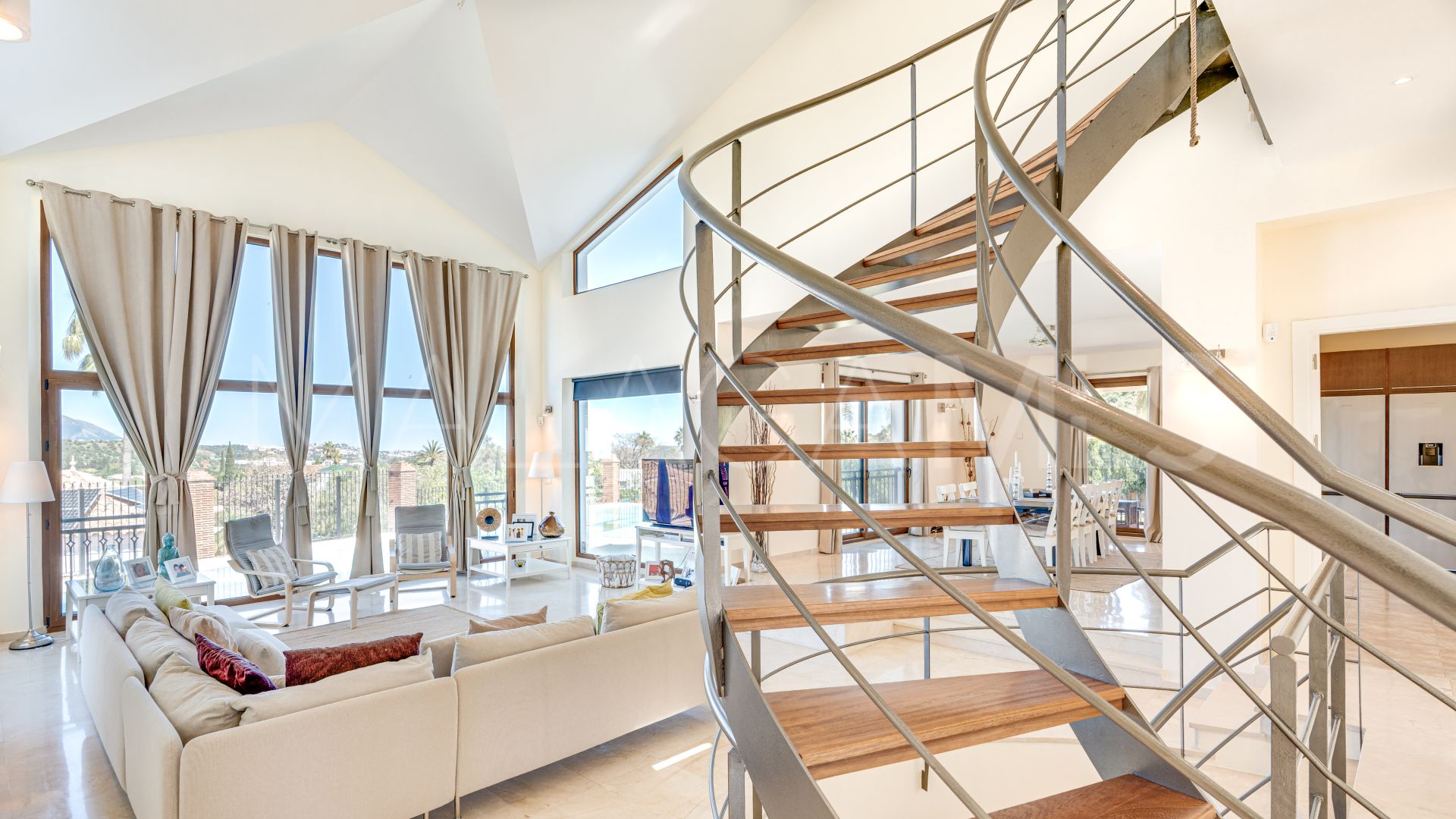For sale villa in La Cala Golf Resort with 5 bedrooms