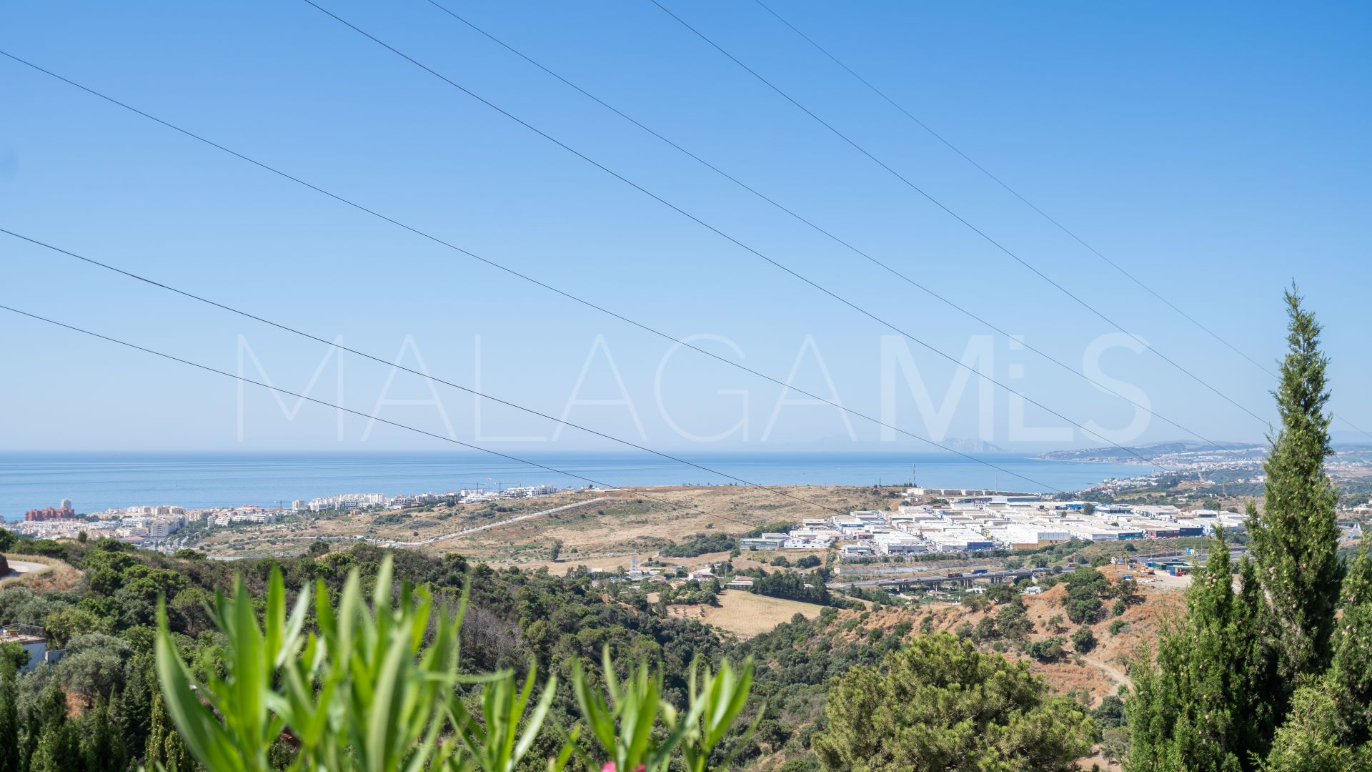 Villa for sale in Los Reales - Sierra Estepona