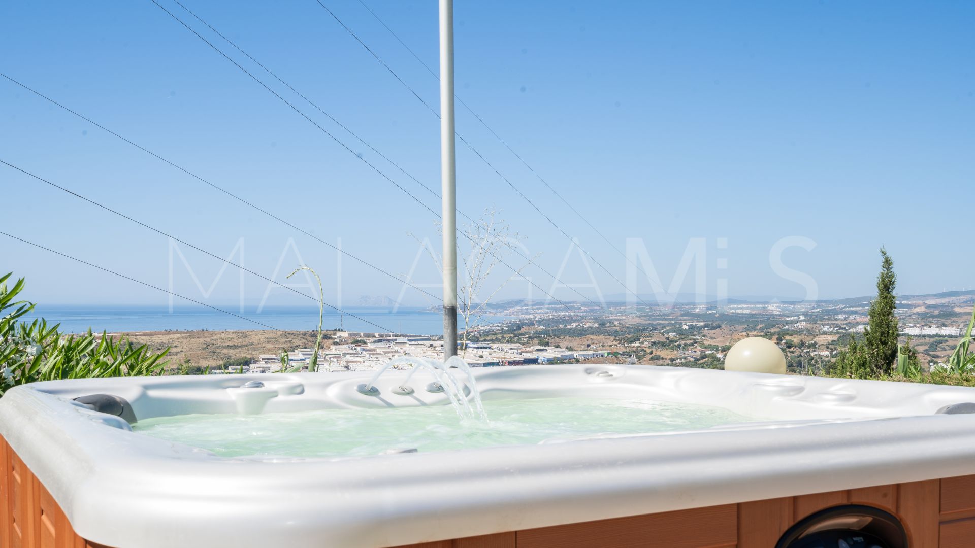 Villa for sale in Los Reales - Sierra Estepona