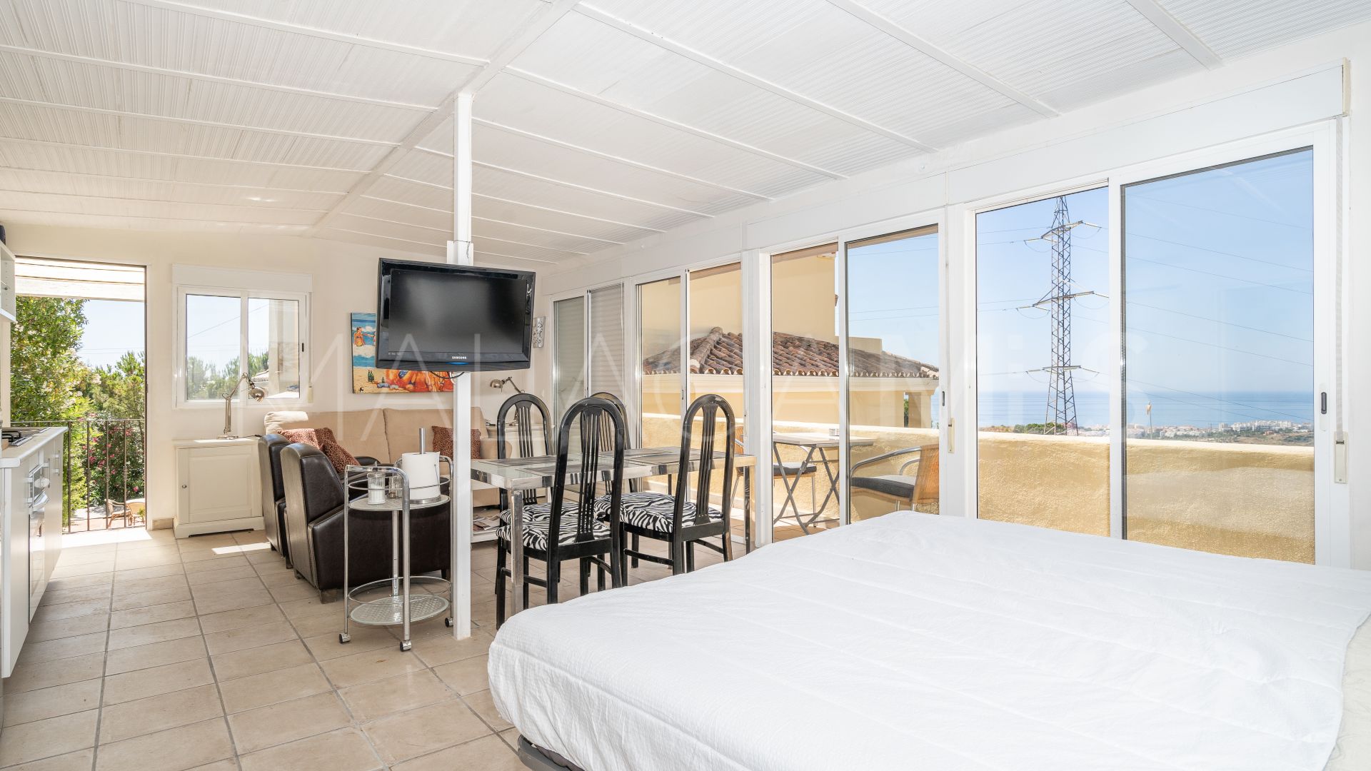 Villa for sale in Los Reales - Sierra Estepona