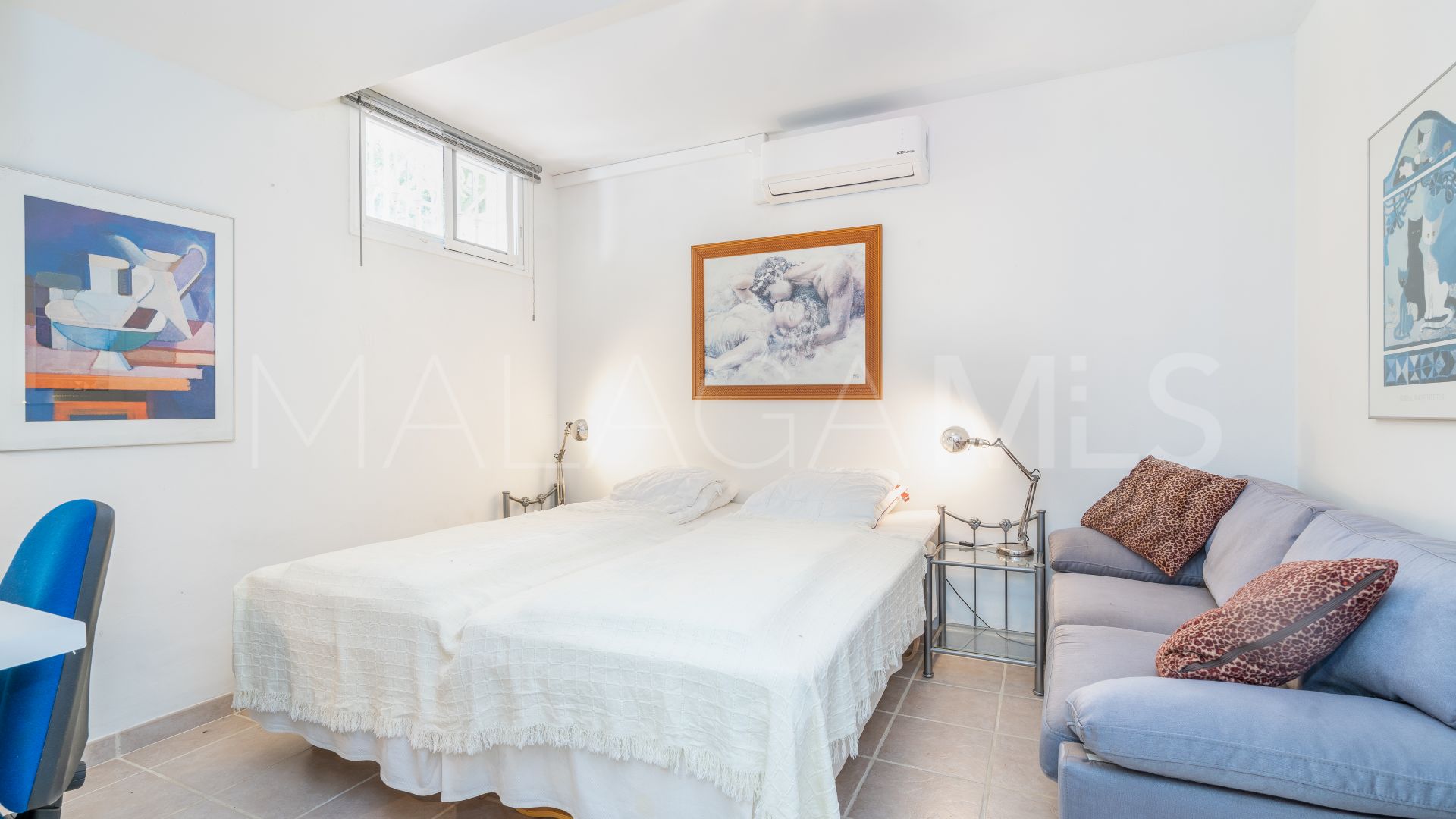 Villa for sale in Los Reales - Sierra Estepona