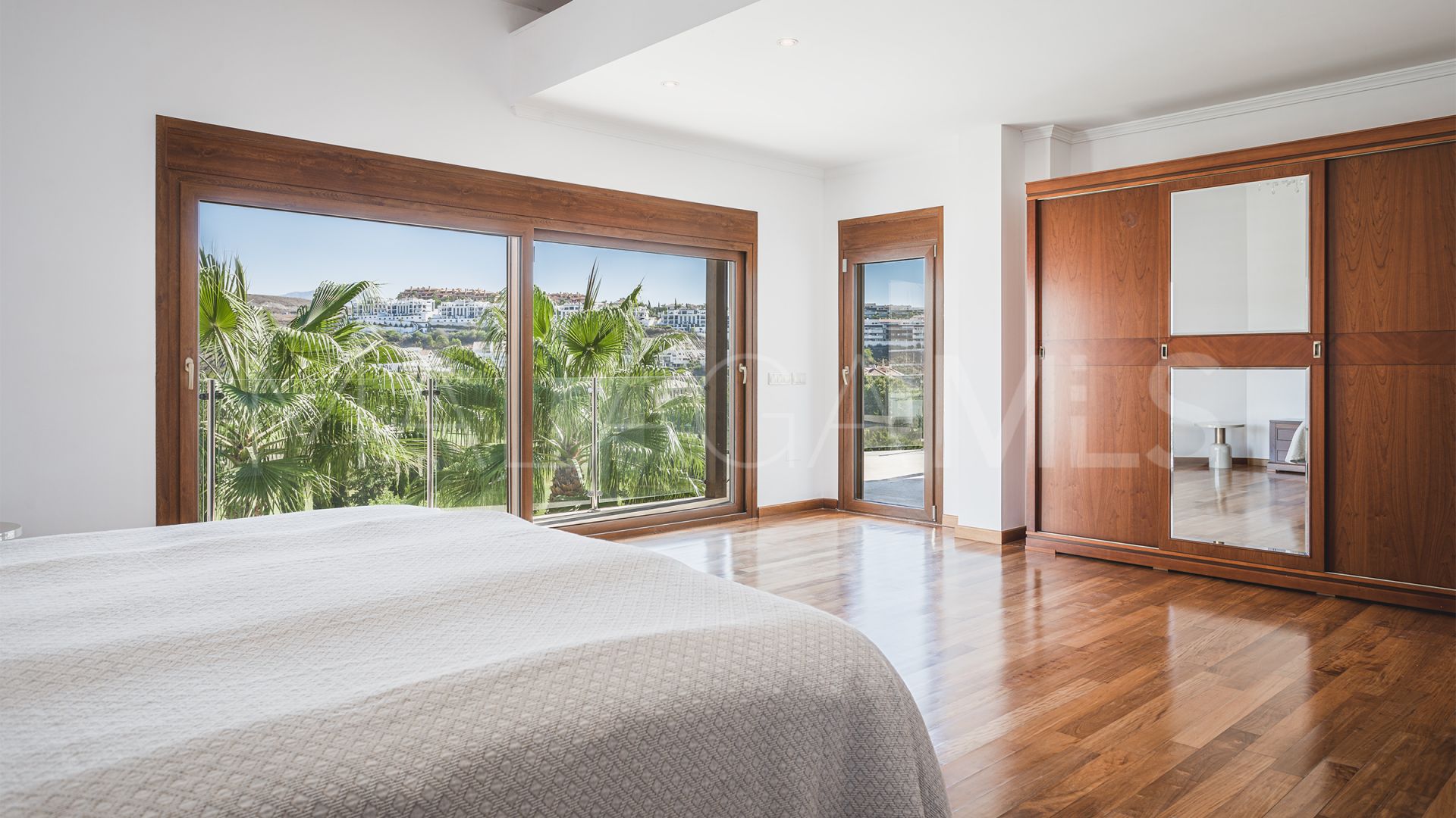 Villa for sale in Los Flamingos Golf