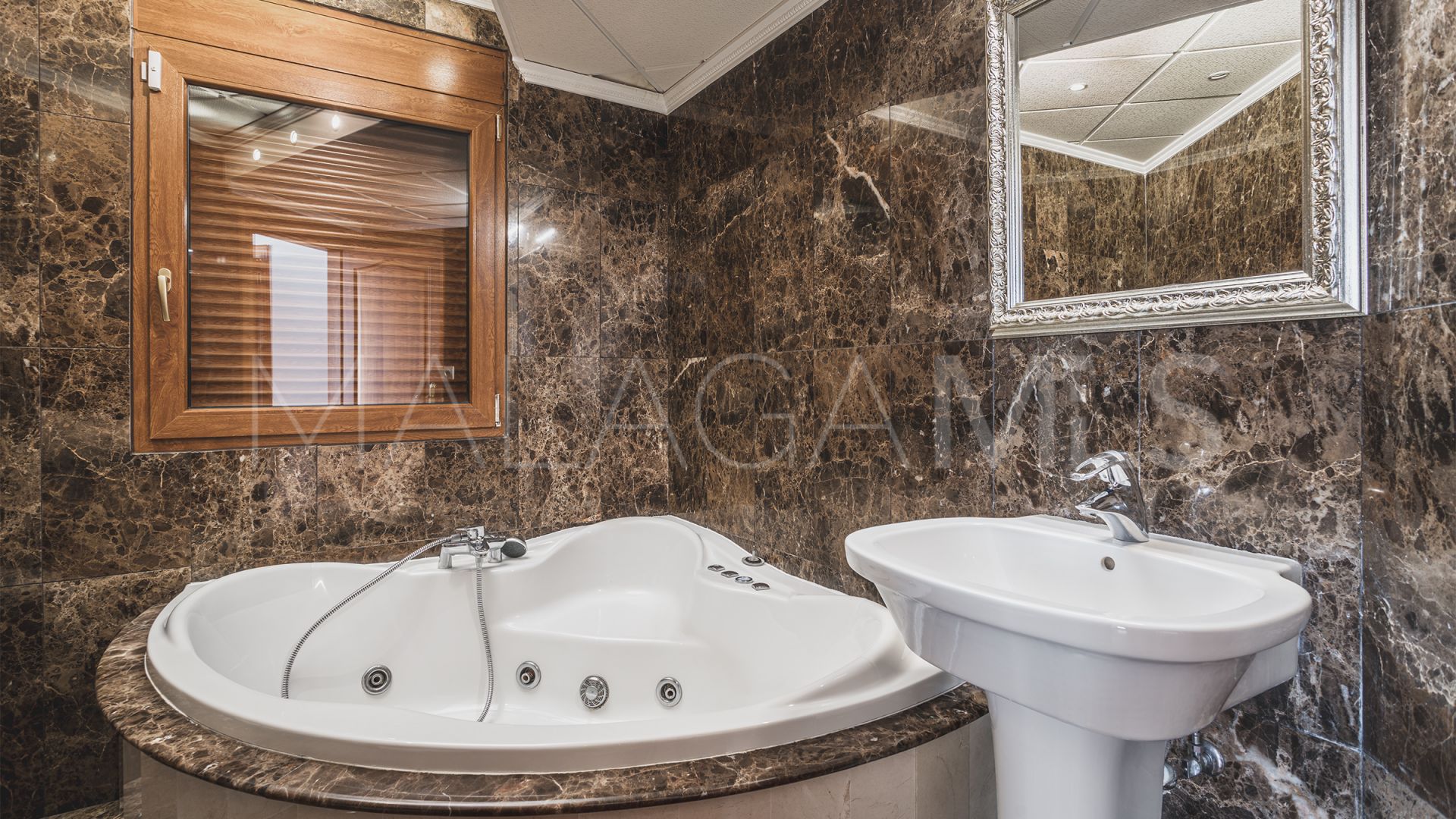 Villa for sale in Los Flamingos Golf