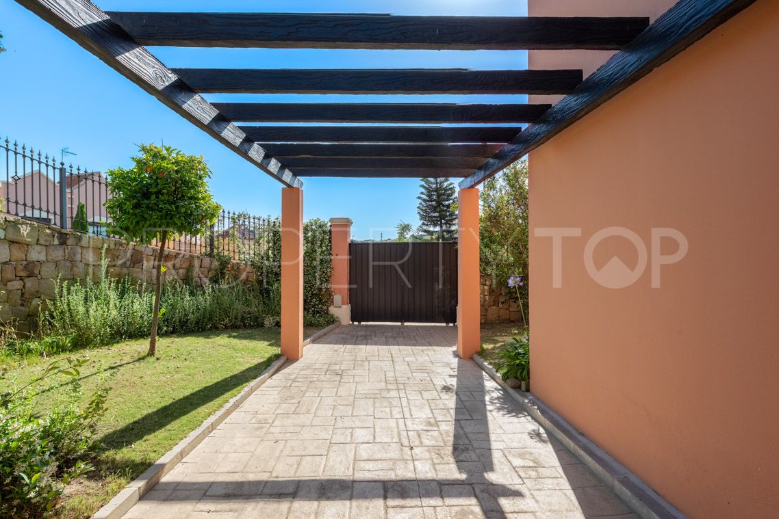 Semi detached house for sale in Estepona Golf with 4 bedrooms