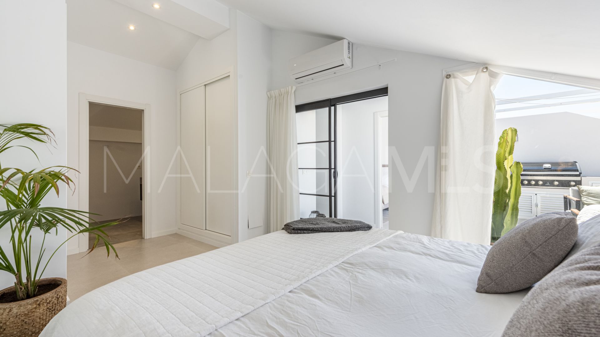 For sale San Pedro de Alcantara 3 bedrooms duplex penthouse