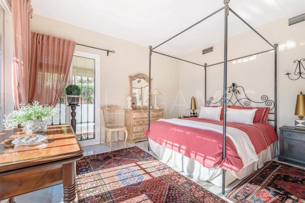 Las Colinas de Marbella apartment for sale