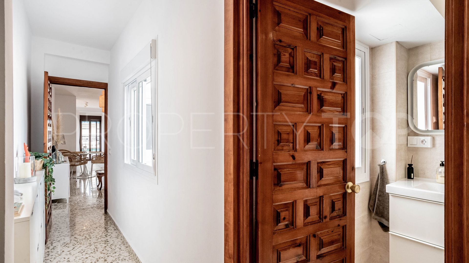 Apartamento en venta de 2 dormitorios en Estepona Casco Antiguo