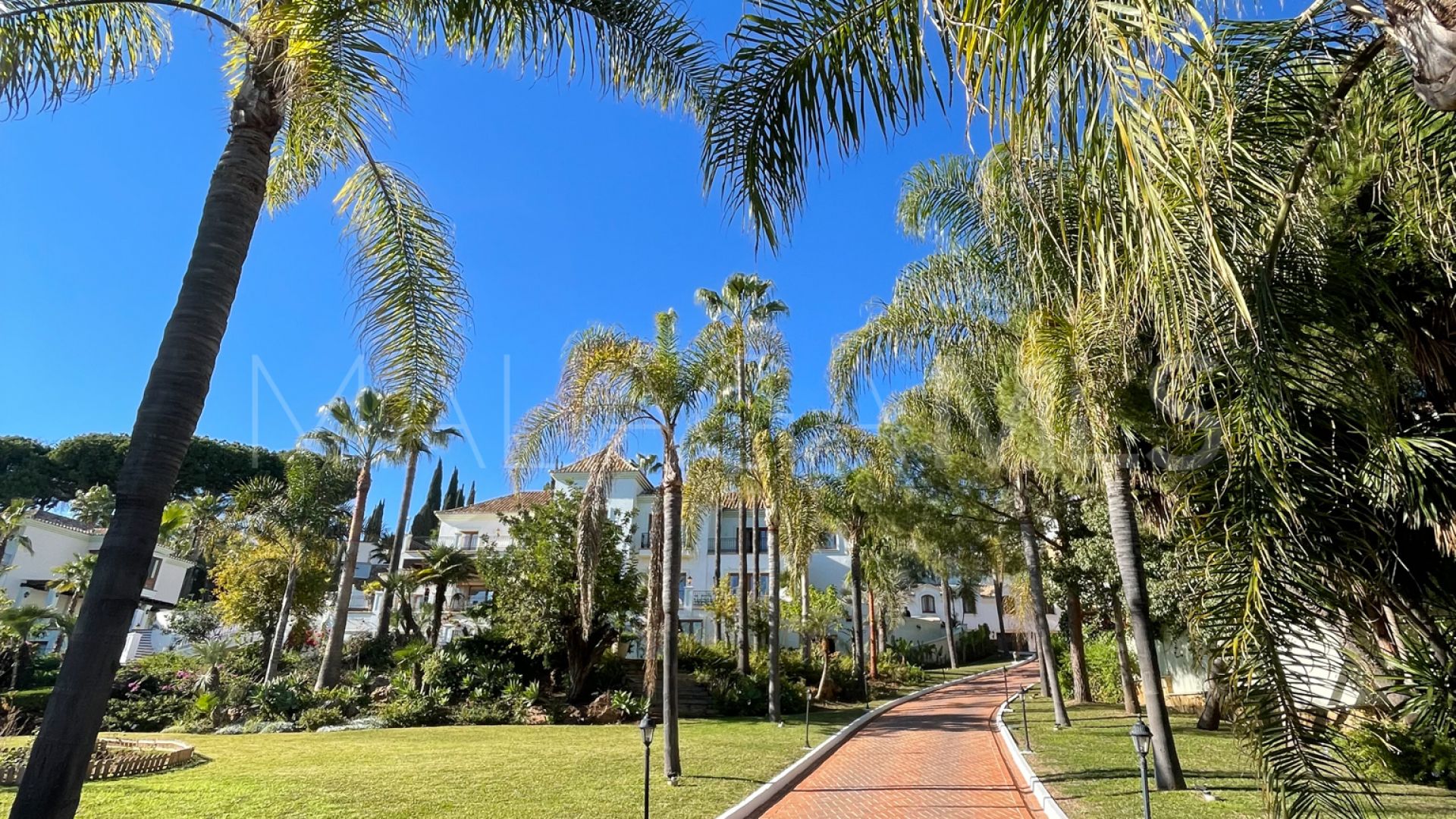 Villa for sale in Paraiso Alto