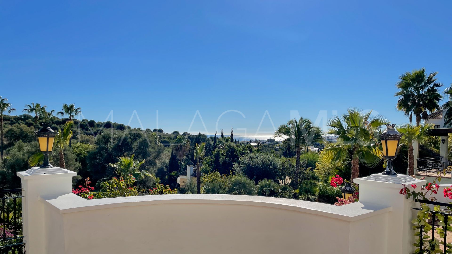 Villa for sale in Paraiso Alto