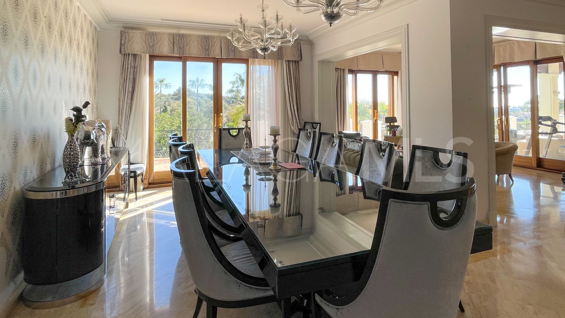Villa for sale in Paraiso Alto