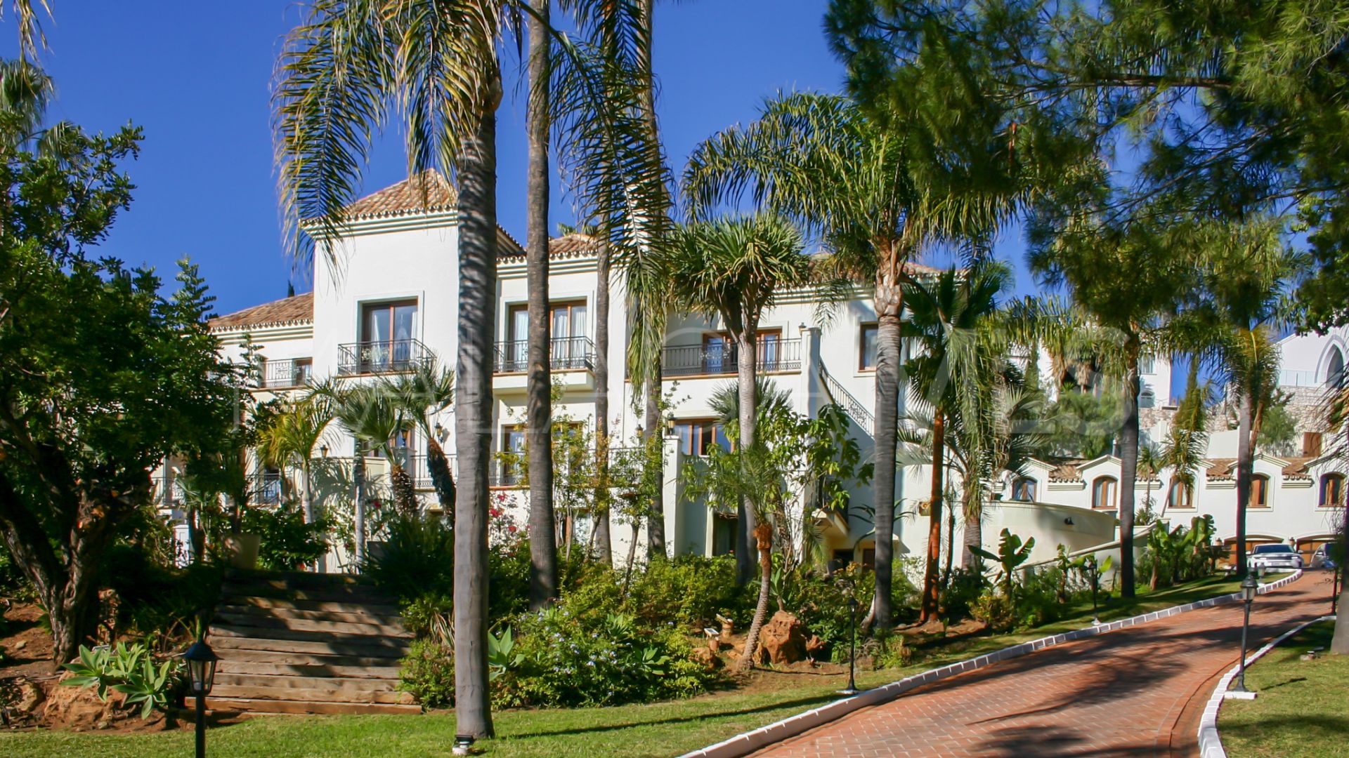 Villa for sale in Paraiso Alto