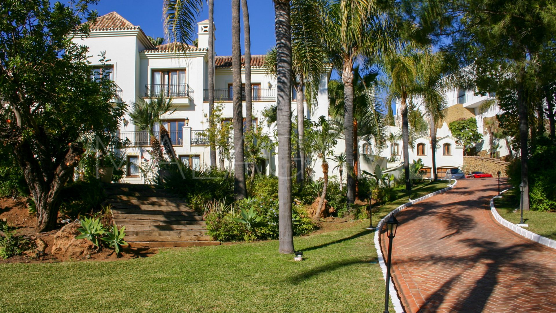 Villa for sale in Paraiso Alto