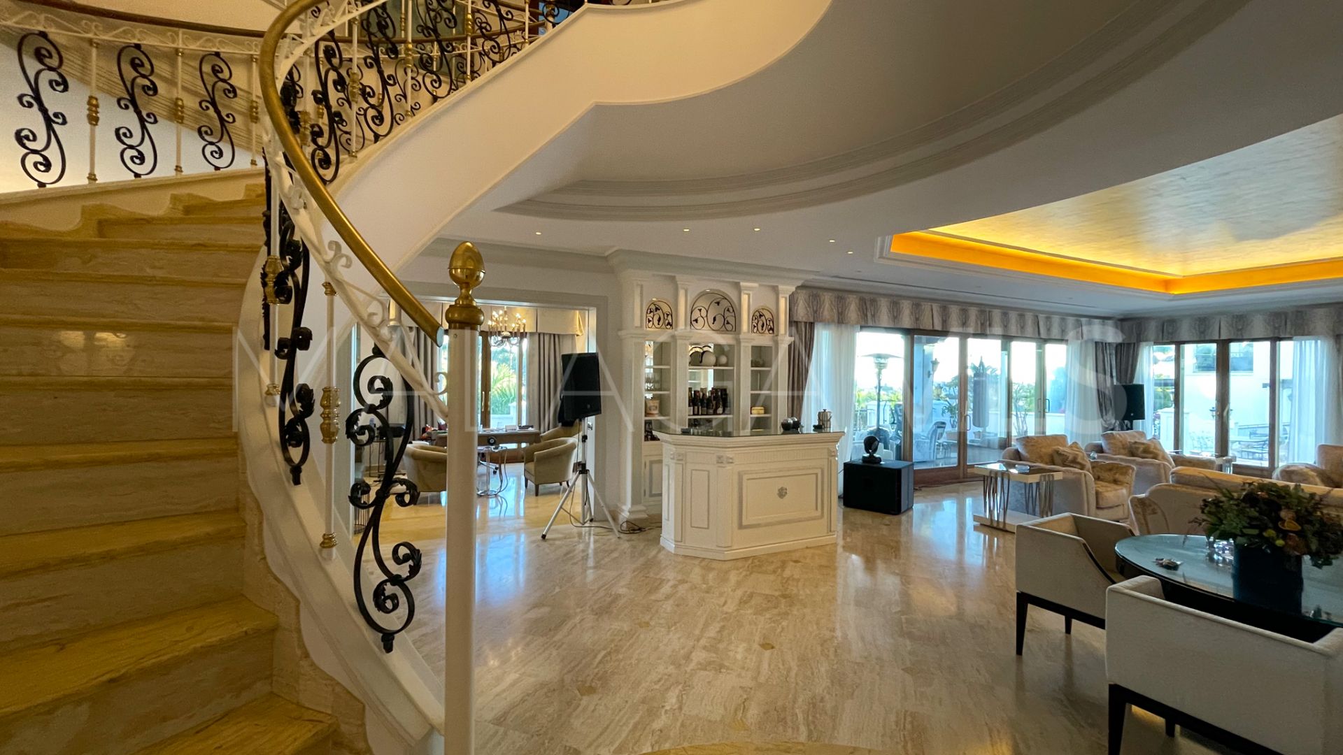 Villa for sale in Paraiso Alto