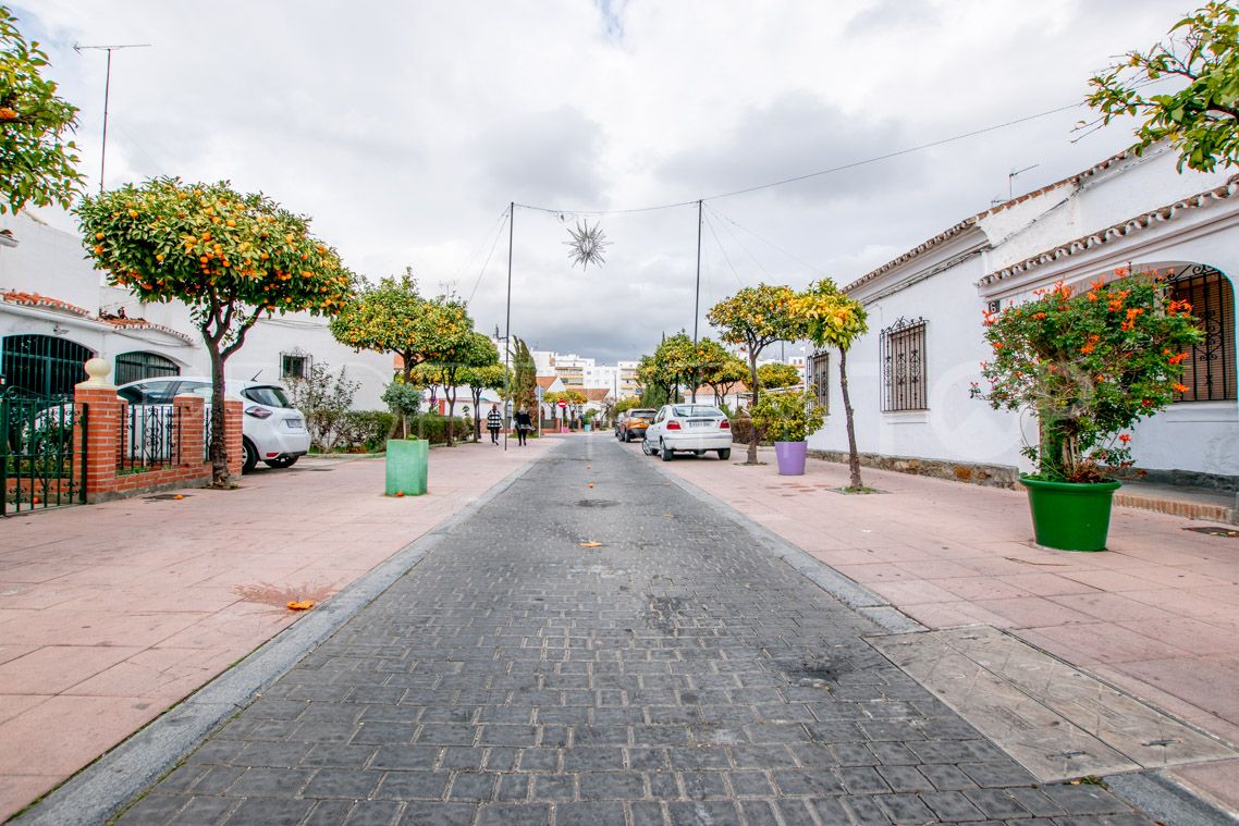 Adosado de 6 dormitorios en venta en Estepona Casco Antiguo