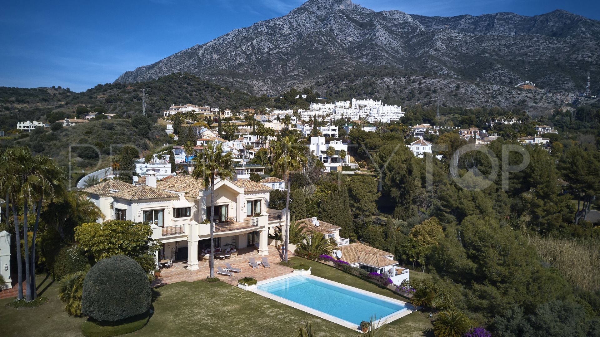 Villa in Marbella Hill Club for sale