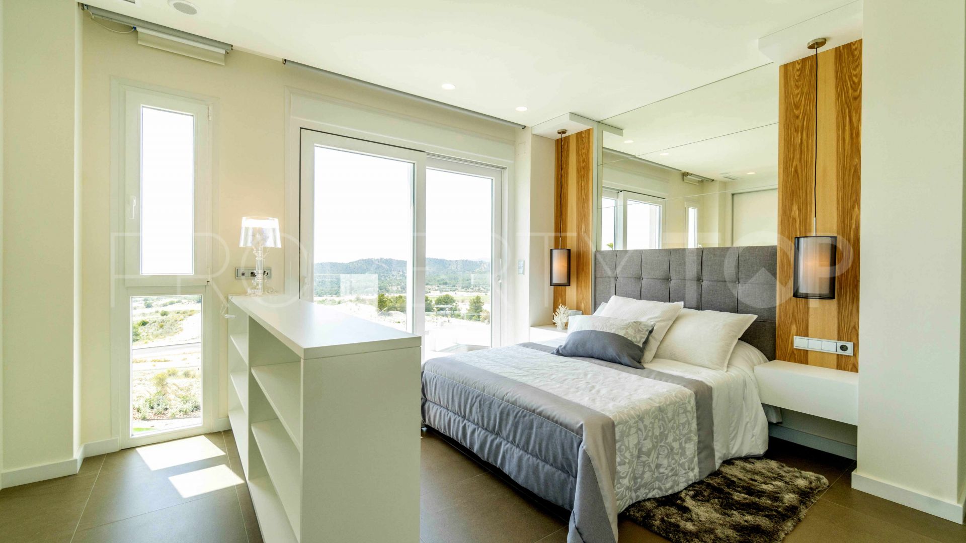 Villa en venta en Finestrat con 3 dormitorios