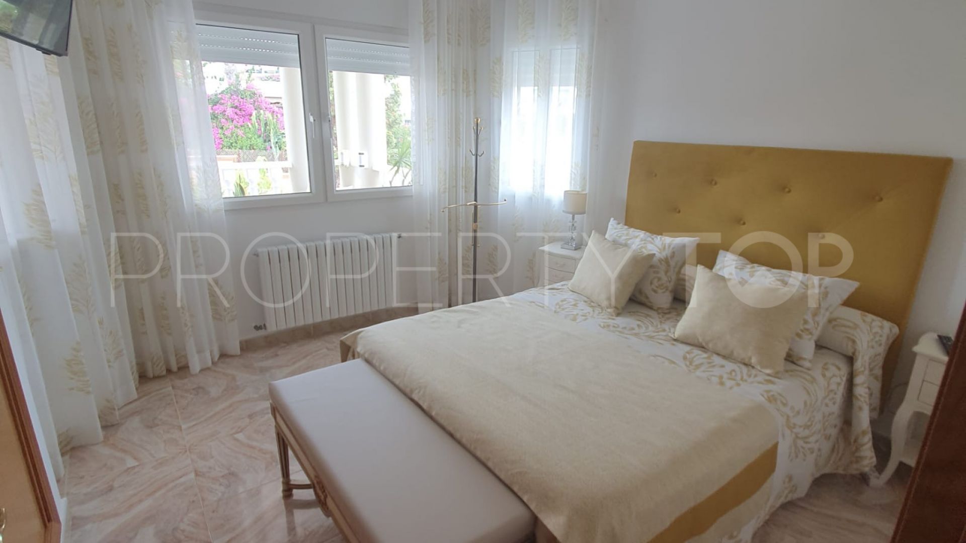 Buy villa with 4 bedrooms in La Manga del Mar Menor