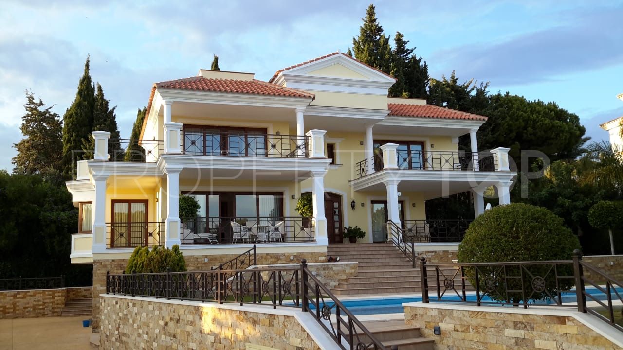 For sale 5 bedrooms villa in Hacienda las Chapas