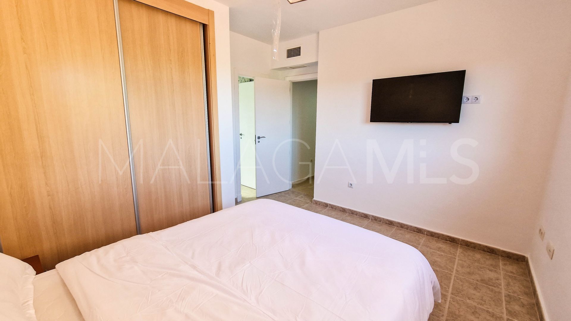Se vende apartamento planta baja in Casares del Sol de 3 bedrooms