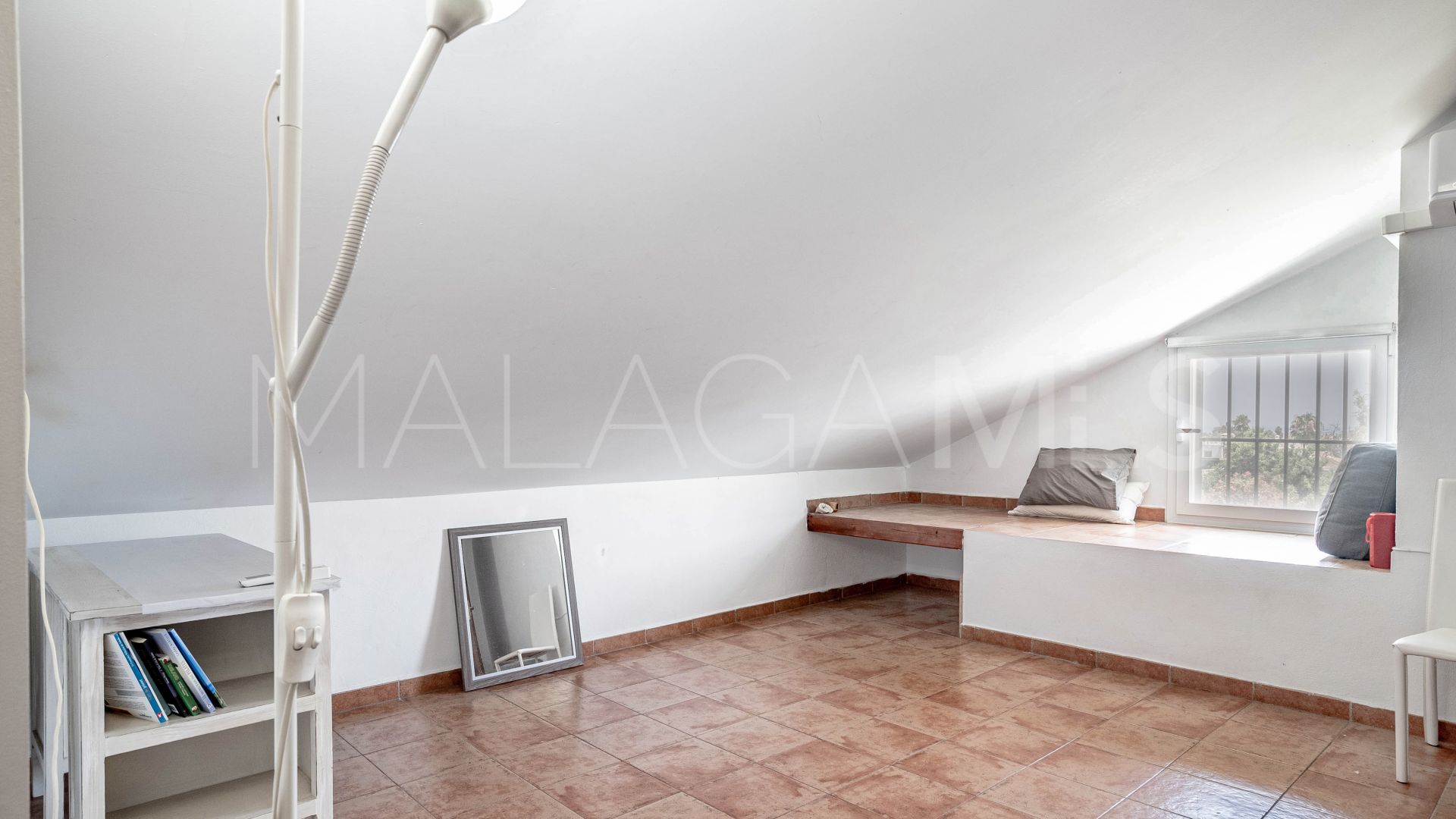 Villa for sale in Nueva Andalucia